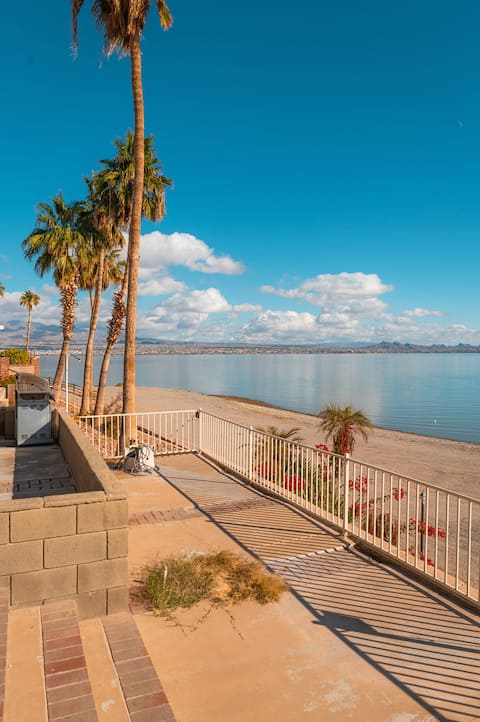 Waterfront Escape – 3BR/3BA + BBQ + Private Beach