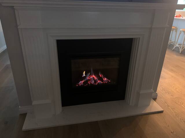 Luxury Canal Retreat with Private Mooring