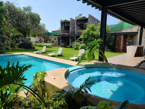 HOUSE IN TEPOZTLÁN "VILLA PIEDRA DEL SOL"