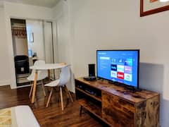 2413+201+Fully+Furnished+Studio+-+Work+Remotely%21