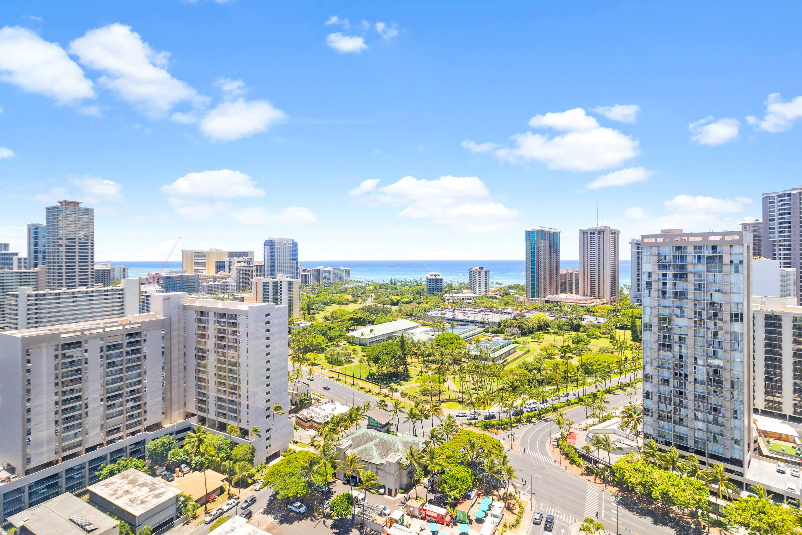 29th floor ocean view Waikiki Hawaiian Monarch - Image 20
