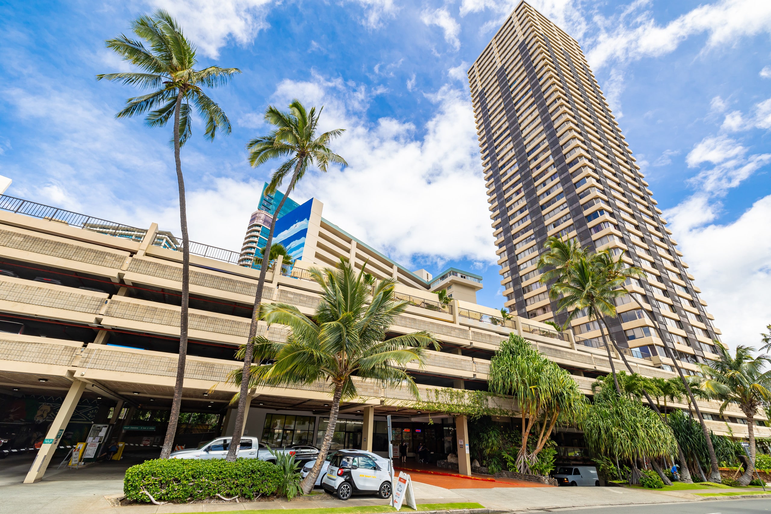 29th floor ocean view Waikiki Hawaiian Monarch - Image 21