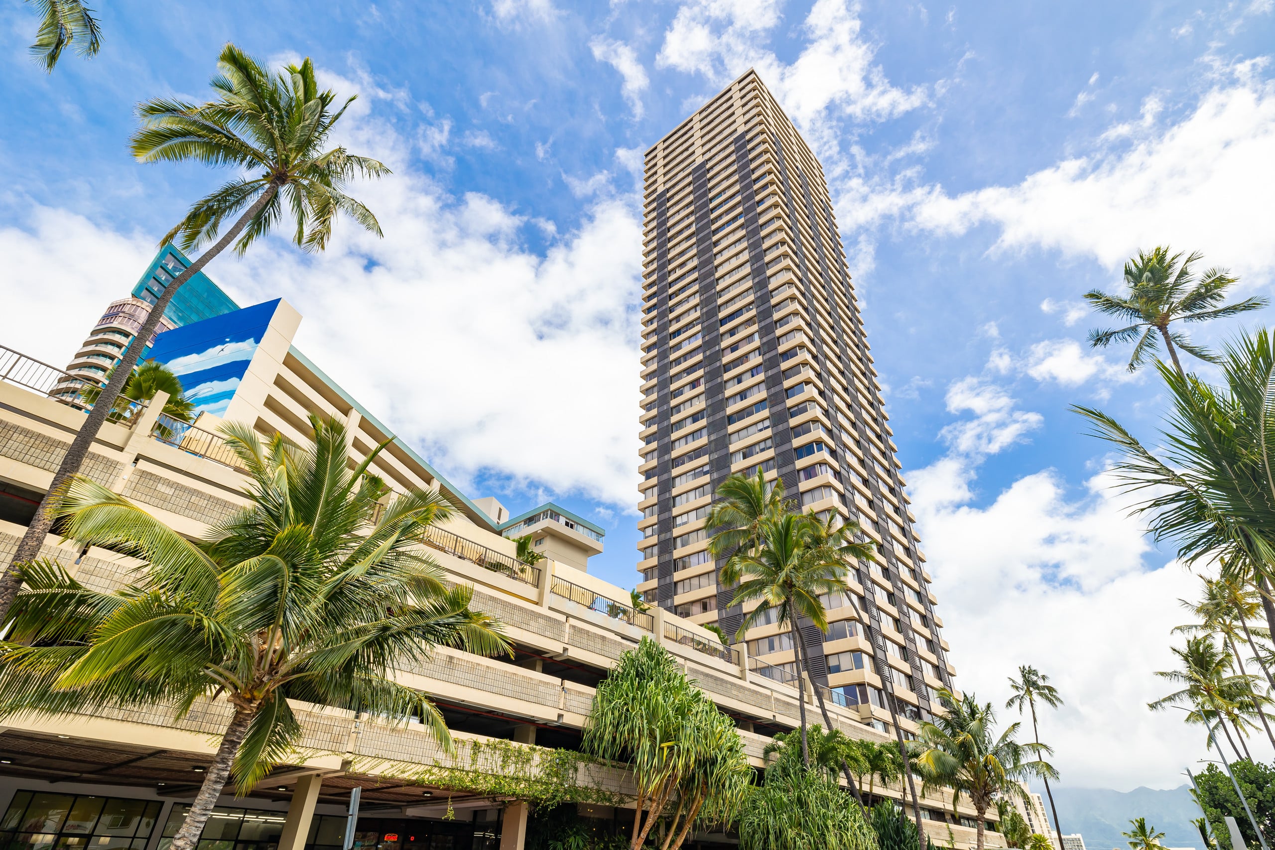 29th floor ocean view Waikiki Hawaiian Monarch - Image 22