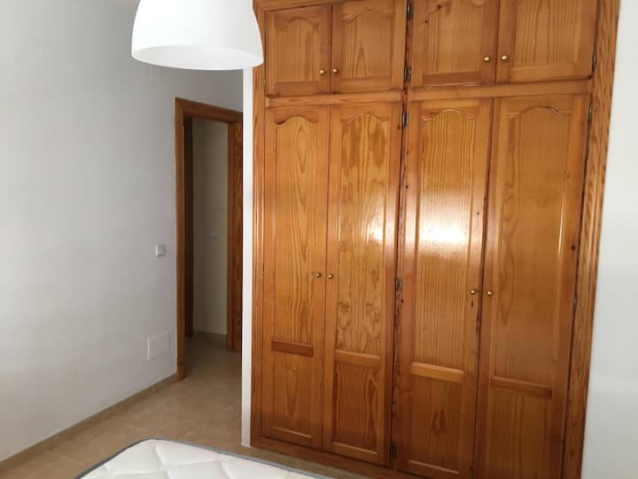 •{ Habitación Grande En Coin A 30km De La Playa]• - Coín
