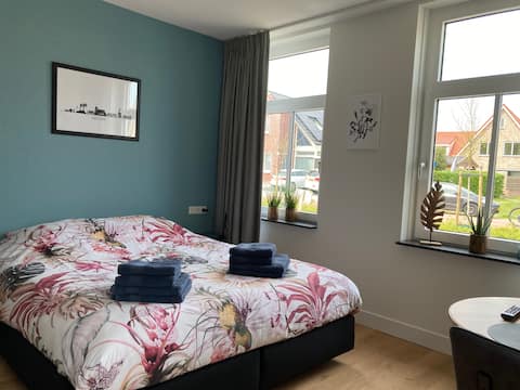 Top performing Airbnb: Cozy studio for 2 people close to the beach in Wijk 11 Zoutelande