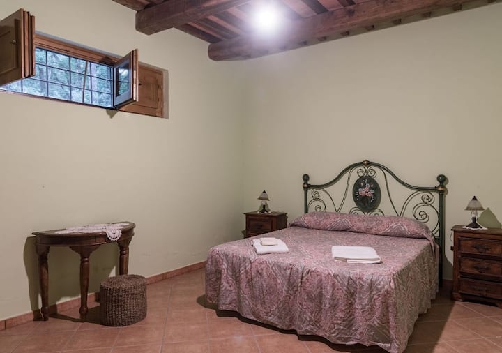 Chumba cha watu wawili kwenye Ghorofa ya Chini