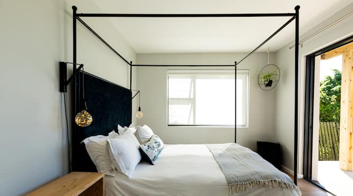 浪漫而愉快的「阳光房间」。  您可以沉浸在舒适的4层双人床上。