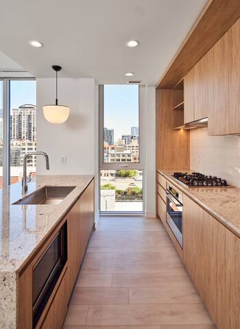 Level River North-Luxury Corner Two Bedroom Suite gallery image 2