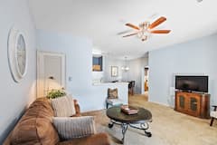 Open+Concept+AU+Townhome+w%2F+Pool%21+Pets+Welcome%21