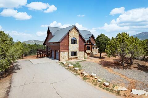 Home 42 Zion Ridge Lodge, 7b/6b, Sleeps 35, 6000sf