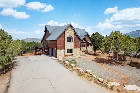 Home 42 Zion Ridge Lodge, 7b/6b, Sleeps 35, 6000sf