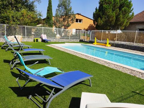 Large, spacious and comfortable group lodge