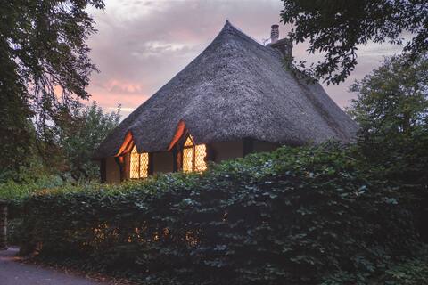 Higher Lodge, Devon thatched cottage