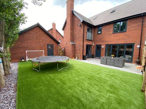Exclusive 5 Bed Family House in Country Village