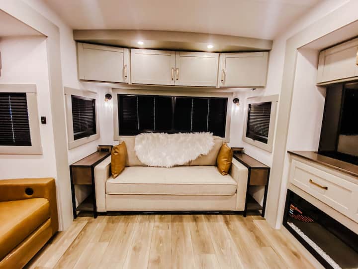 Bougie Rv Comfy Stay - Springdale, AR