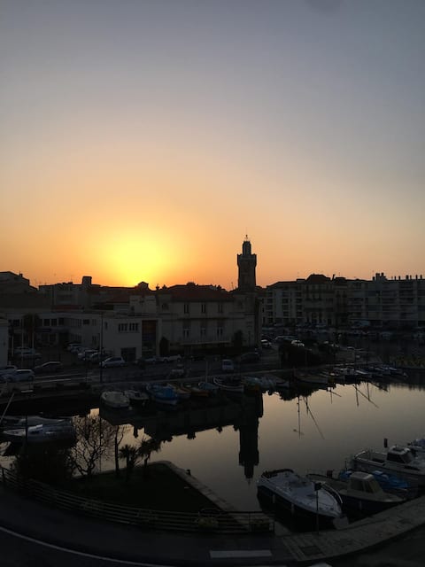 Successful Airbnb property: The mythical canals of Sete, exceptional view! in Sète