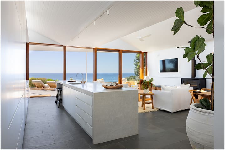 Annie’s | Blueys Beachfront gallery image 2