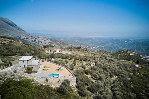 Irma Villa, a Secluded Sanctuary with Iconic Views