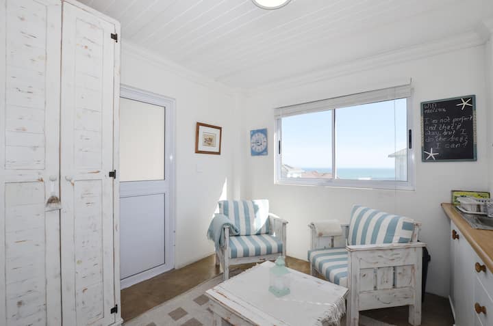 Hemelstoep Pool View Small Comforts With A Pool - Yzerfontein