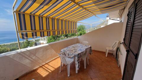 Brand new house with 2 terraces with sea view