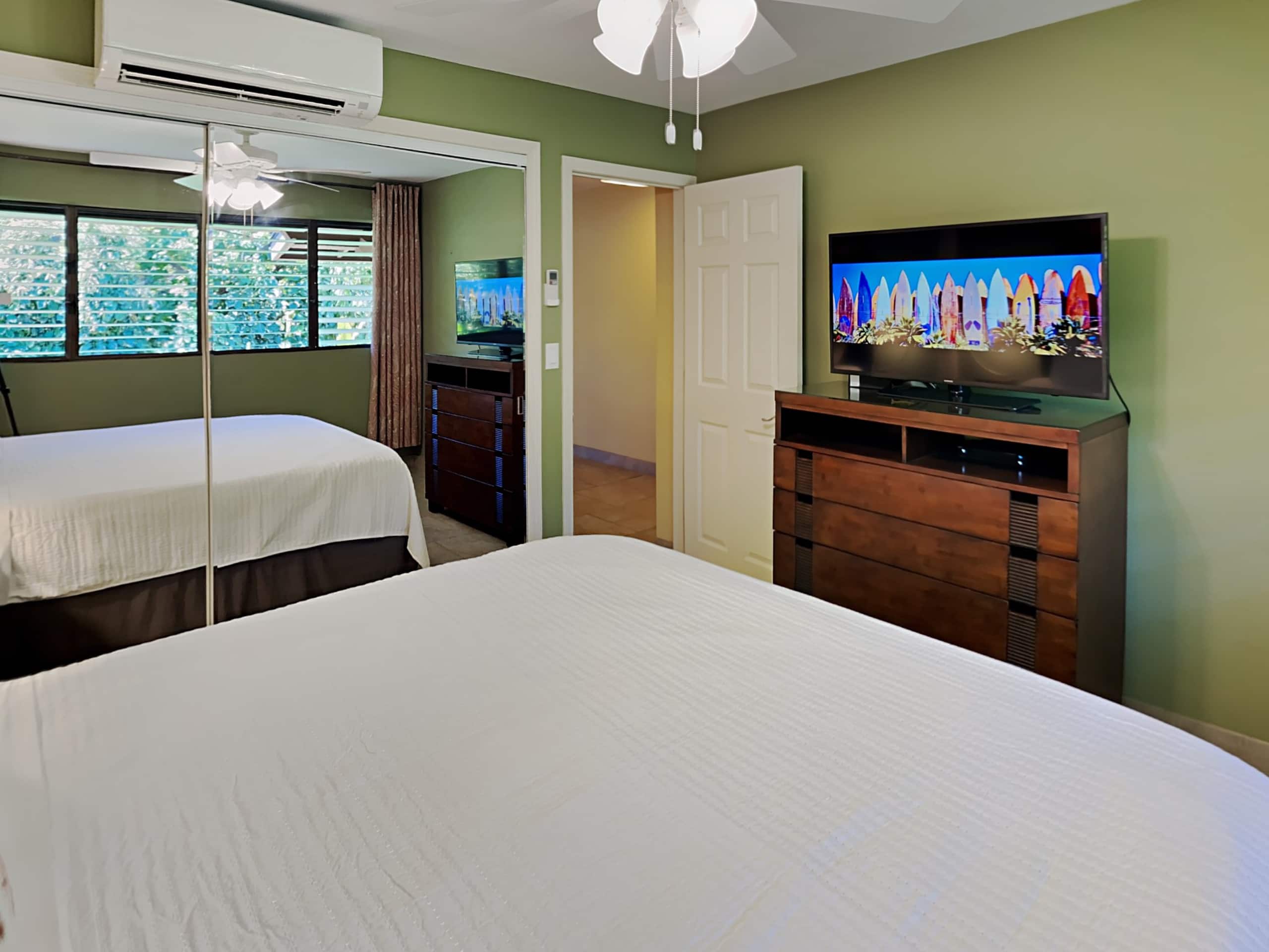 Condo in Kihei · ★4.91 · 1 bedroom · 2 beds · 1 bath - Image 11