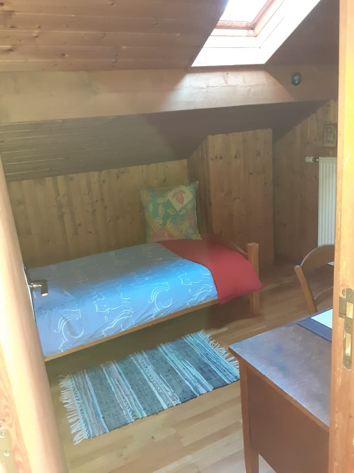  Chambre 3  à l'étage, lit de 0.90cm