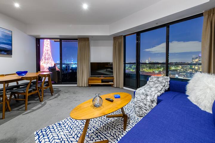 Exclusive Stays – Gallery Tower III gallery image 3