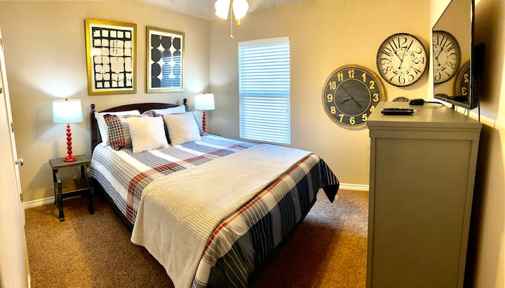 Spálňa s manželskou posteľou 