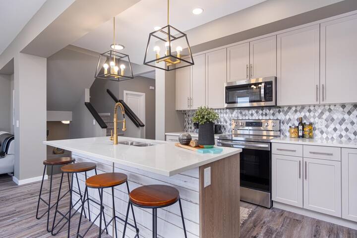 Astounding View of the Cinematic Sunset gallery image 4