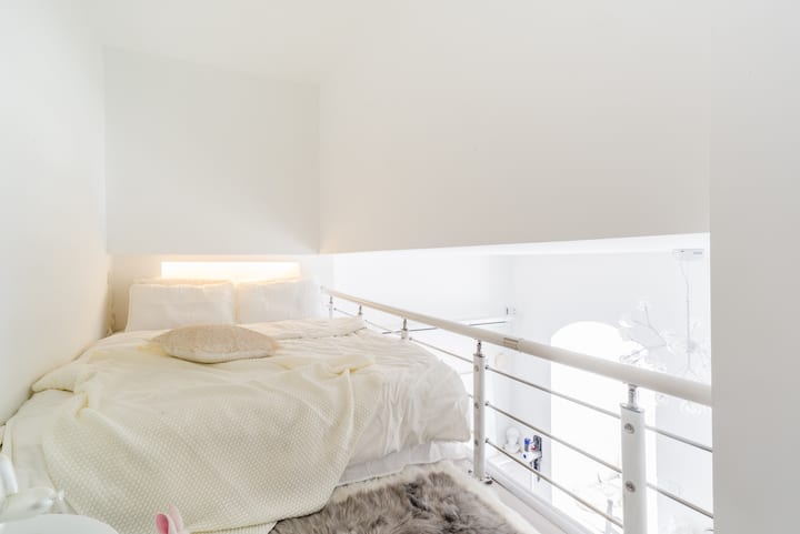 从家 白歌 极致纯白loft老德国建筑 海水浴场栈桥海底世界地铁 百寸高清投影戴森 鲁迅公园八大关 Lofts A Louer A Qingdao