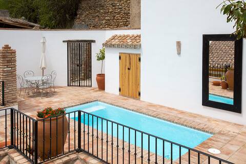 Idyllic Spanish village home, stunning views, pool