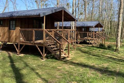 2 Wooden cabins side by side in Chanteloup