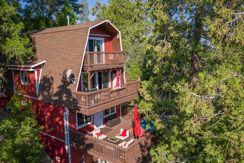 Amazing Cabin with Forest View and Jacuzzi
