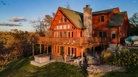 River View Lodge: Huge 3BR/3.5BA w/ stunning views