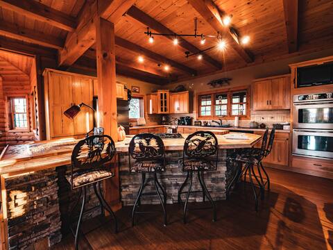 River View Lodge: Huge 3BR/3.5BA w/ stunning views