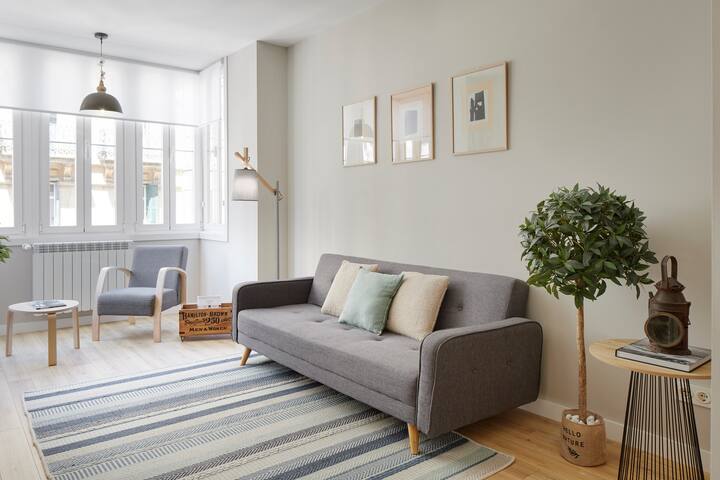 CONCHA SUITE Brand NEW & Style gallery image 3