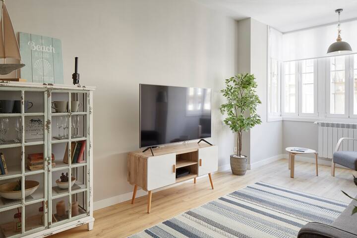 CONCHA SUITE Brand NEW & Style gallery image 2