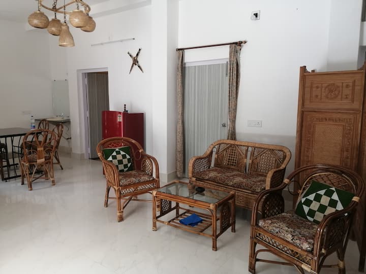 Bulbuli - A Villa In The Gardens With A Patio - Santiniketan