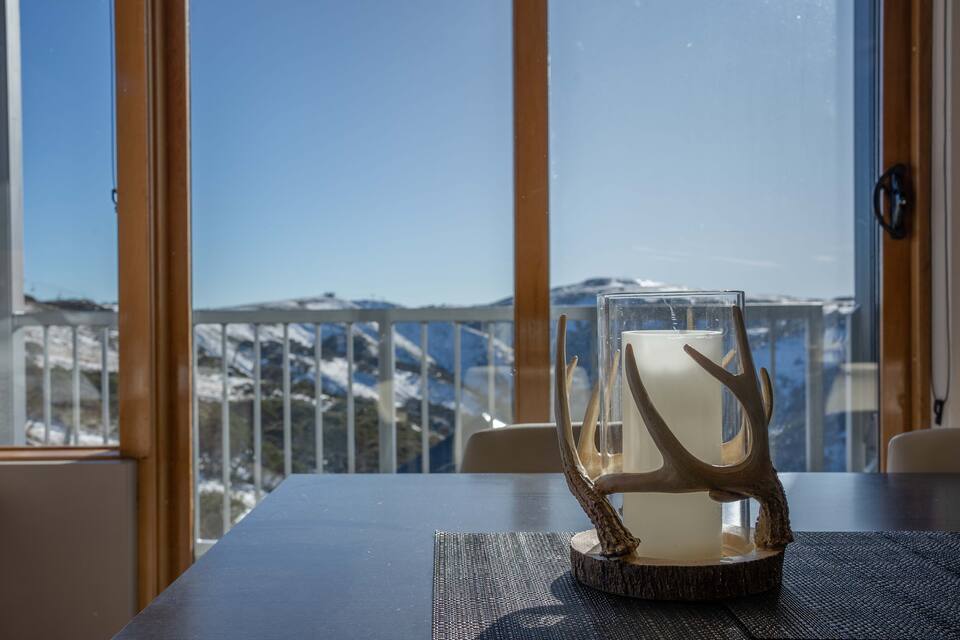 Absollut #5, Hotham Heights, Hotham Heights, Victoria, Australia, photo 2 of 10