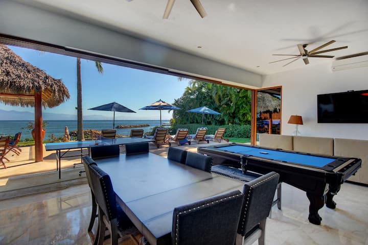 Stunning 7 Bedroom Luxury Beachfront Villa - La Cruz de Huanacaxtle