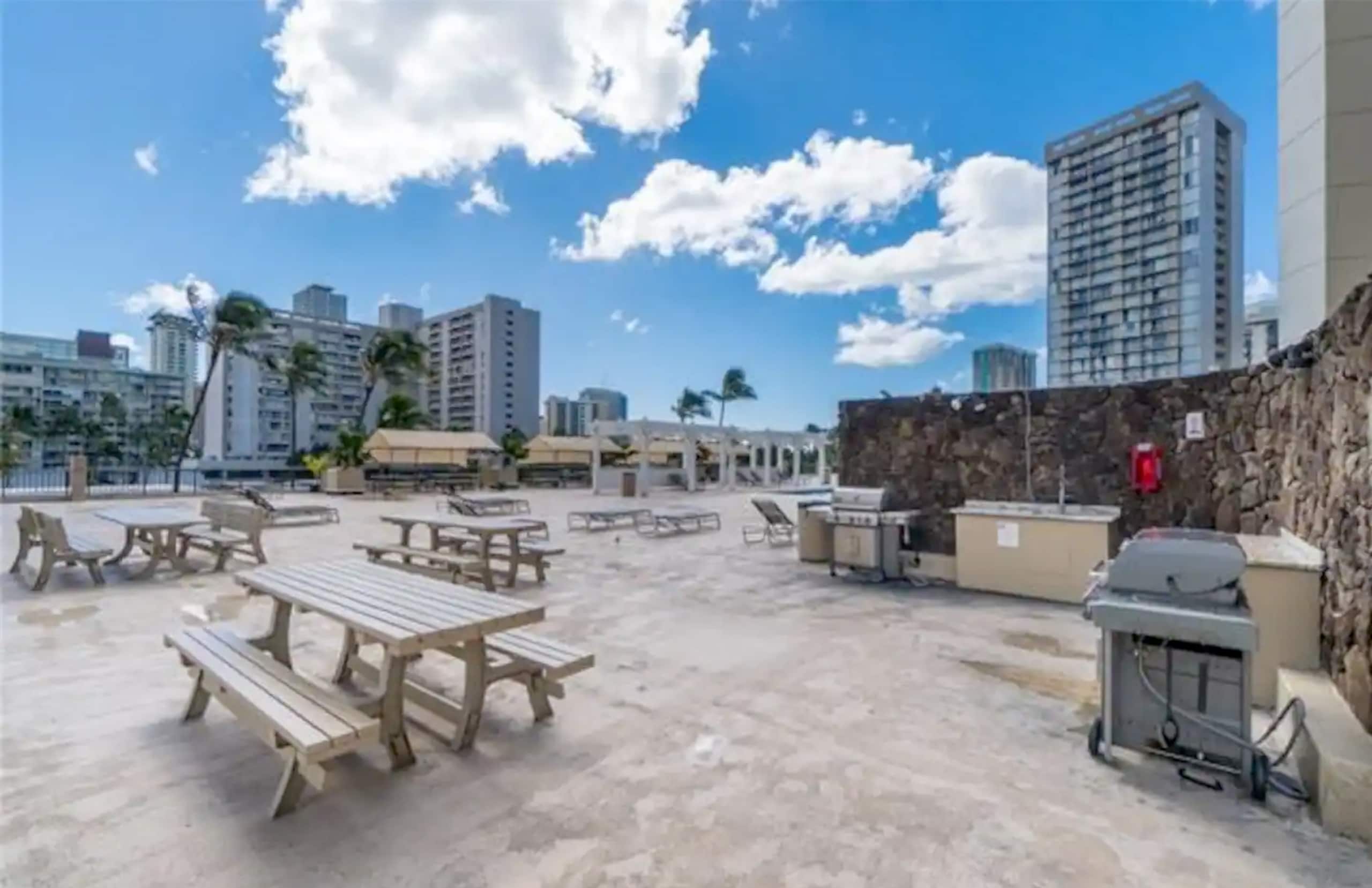 Condo in Honolulu · ★4.78 · 1 bedroom · 2 beds · 1 bath - Image 11