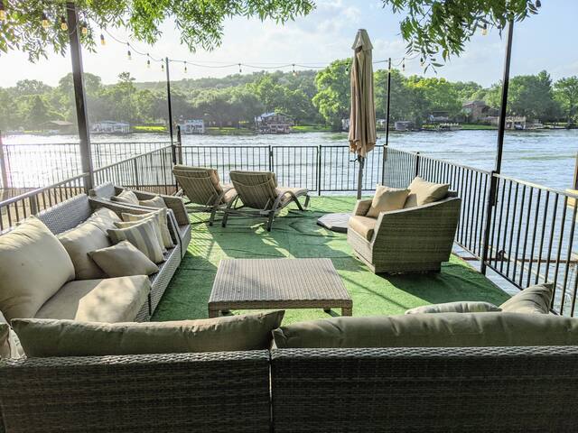 Rivercrest Oasis with Private Dock, Pool & Hot Tub gallery image 3