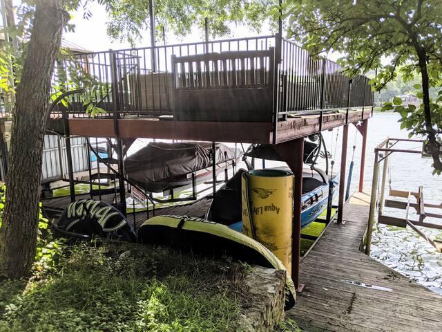 Rivercrest Oasis with Private Dock, Pool & Hot Tub gallery image 5