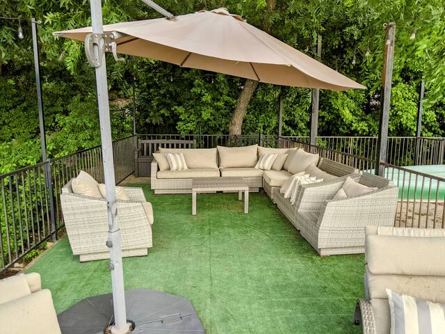 Rivercrest Oasis with Private Dock, Pool & Hot Tub gallery image 4