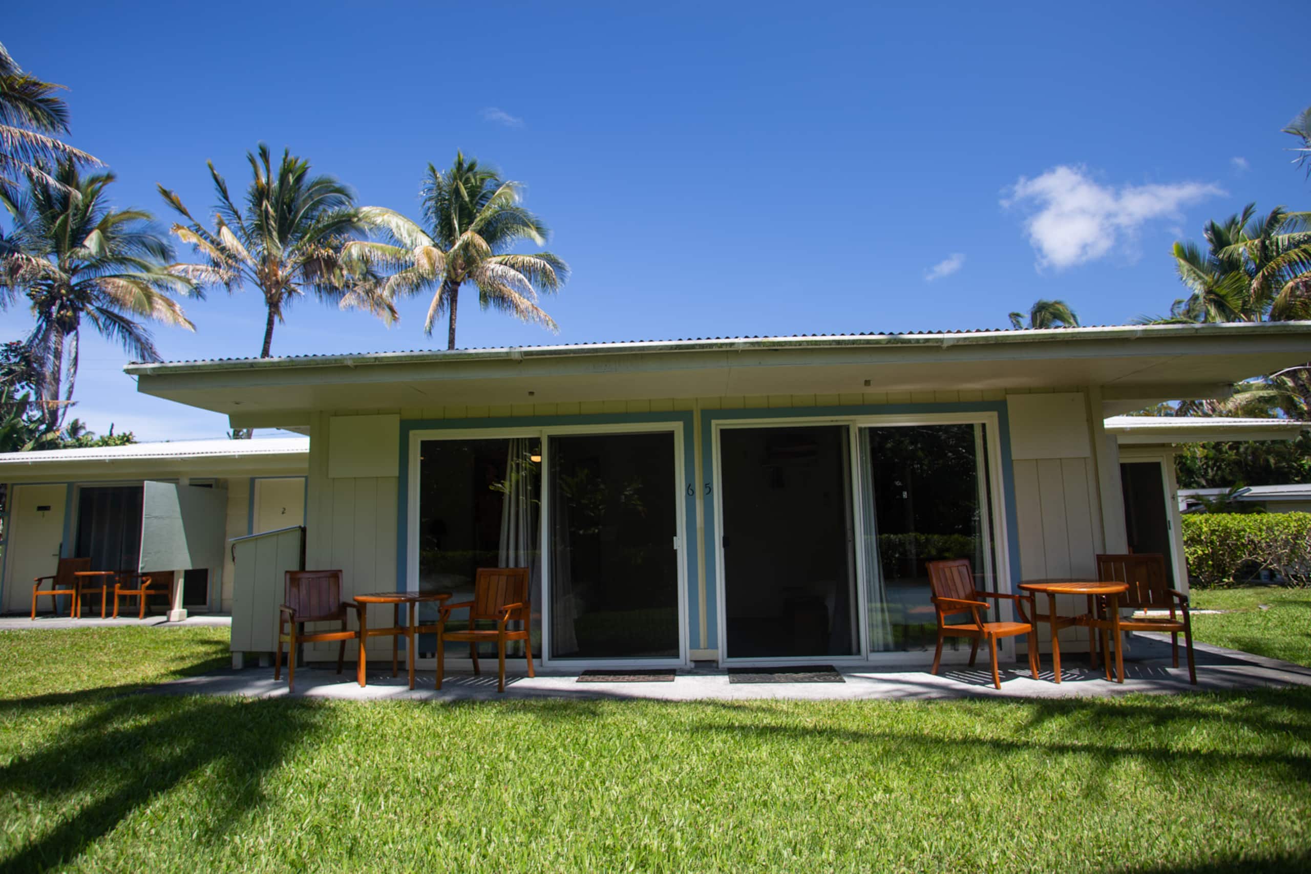 Home in Hilo · ★4.44 · 6 bedrooms · 7 beds · 6 shared baths - Image 3