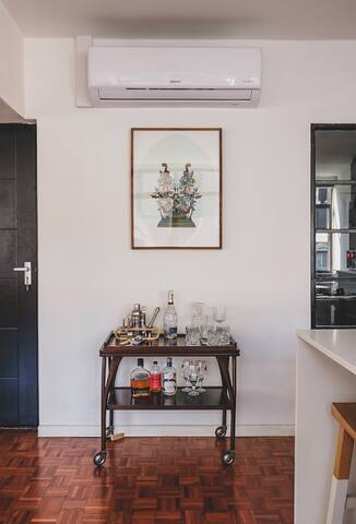 Central 2 bed Cape Town Penthouse No Loadshedding gallery image 5