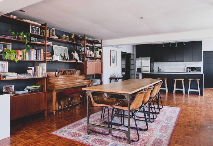 Central 2 bed Cape Town Penthouse No Loadshedding gallery image 3