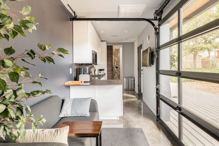 Unique Industrial Guesthouse 12m Frm Downtown! - Austin, TX