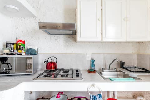Successful Airbnb property: Fun & relax suite beside a park, 10 min to beaches in Supermanzana 4