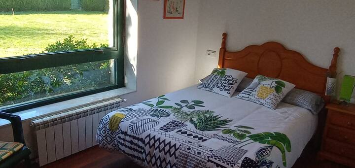 غرفة نوم في الطابق الأرضي